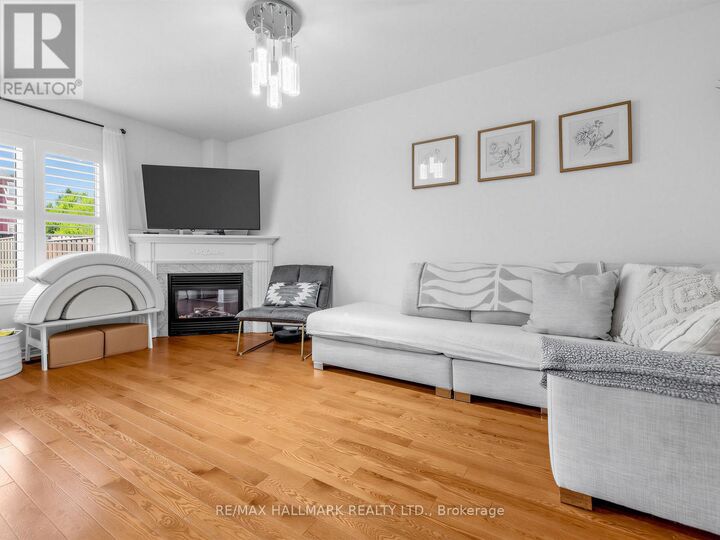 Property Photo:  92 Maple Sugar Lane  ON L4J 8S9 