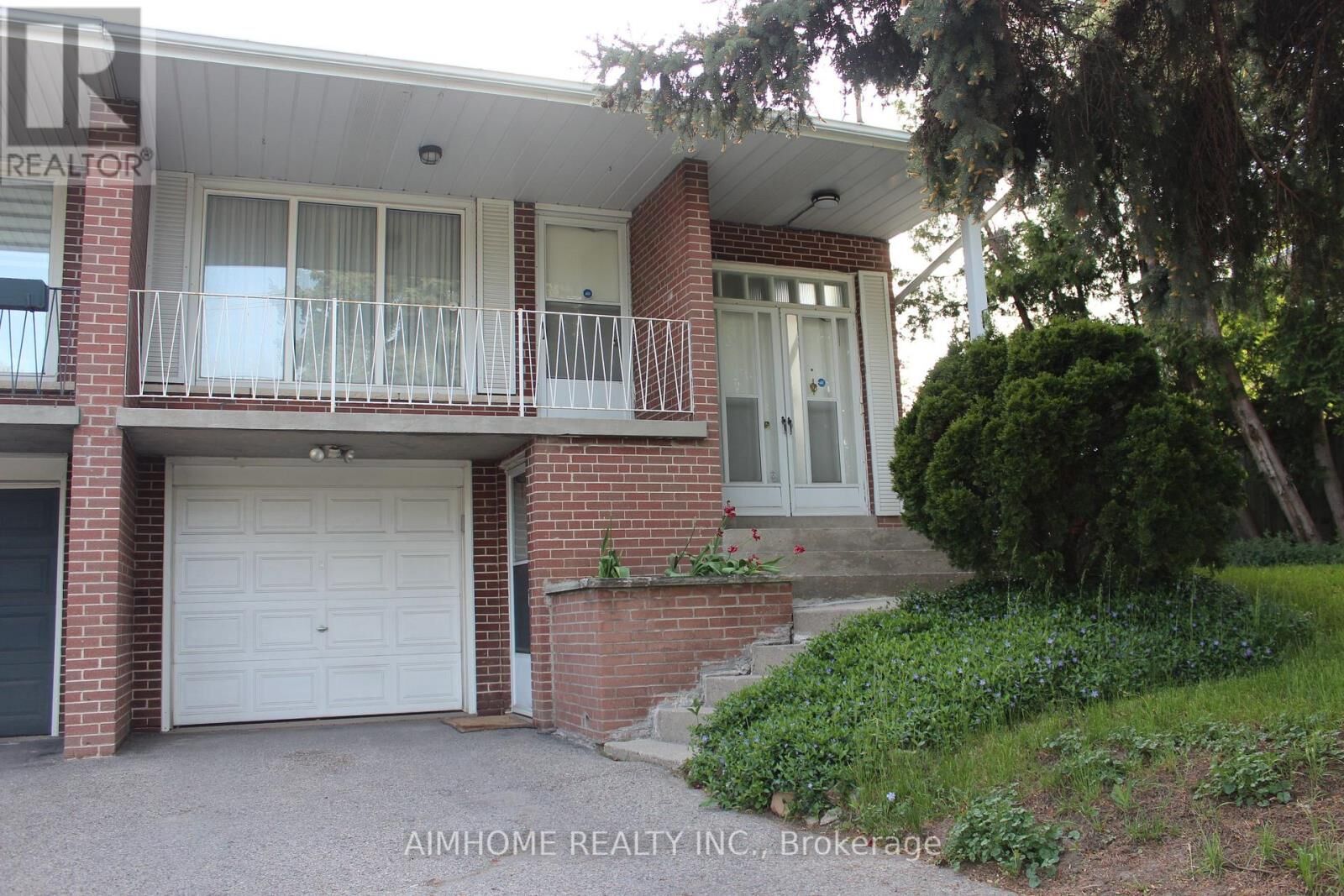 Property Photo:  100 Fenelon Drive Lower  ON M3A 3K6 
