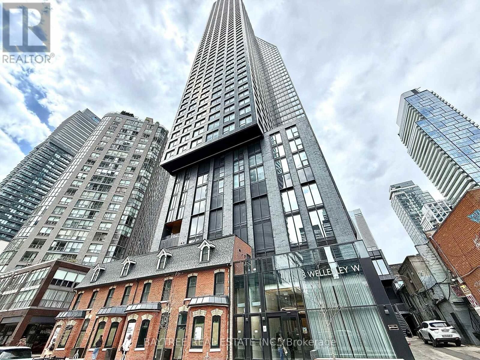 Property Photo: 8 Wellesley Street West 3305 ON M4Y 3B2