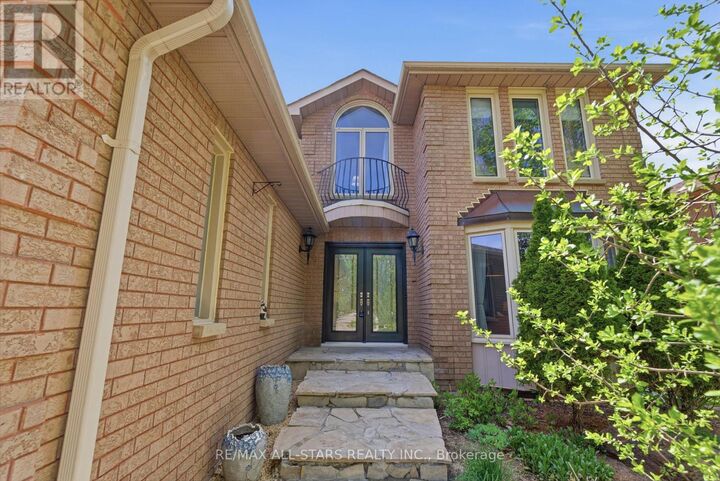 Property Photo:  28 Testa Road  ON L9P 1M2 