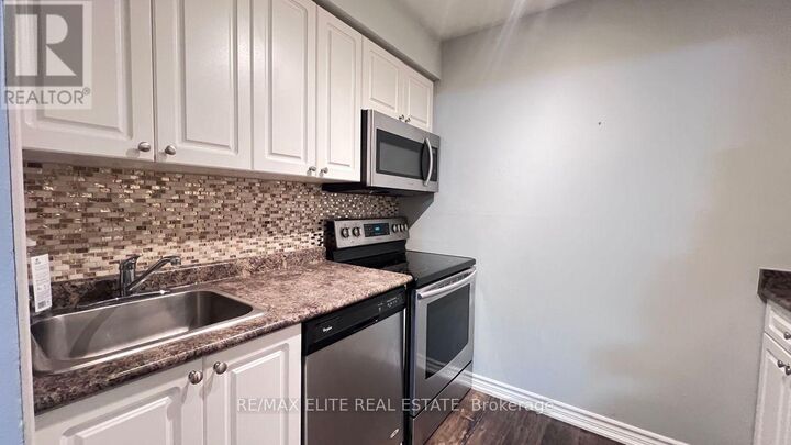Property Photo:  205 Milestone Crescent  ON L4G 3M2 