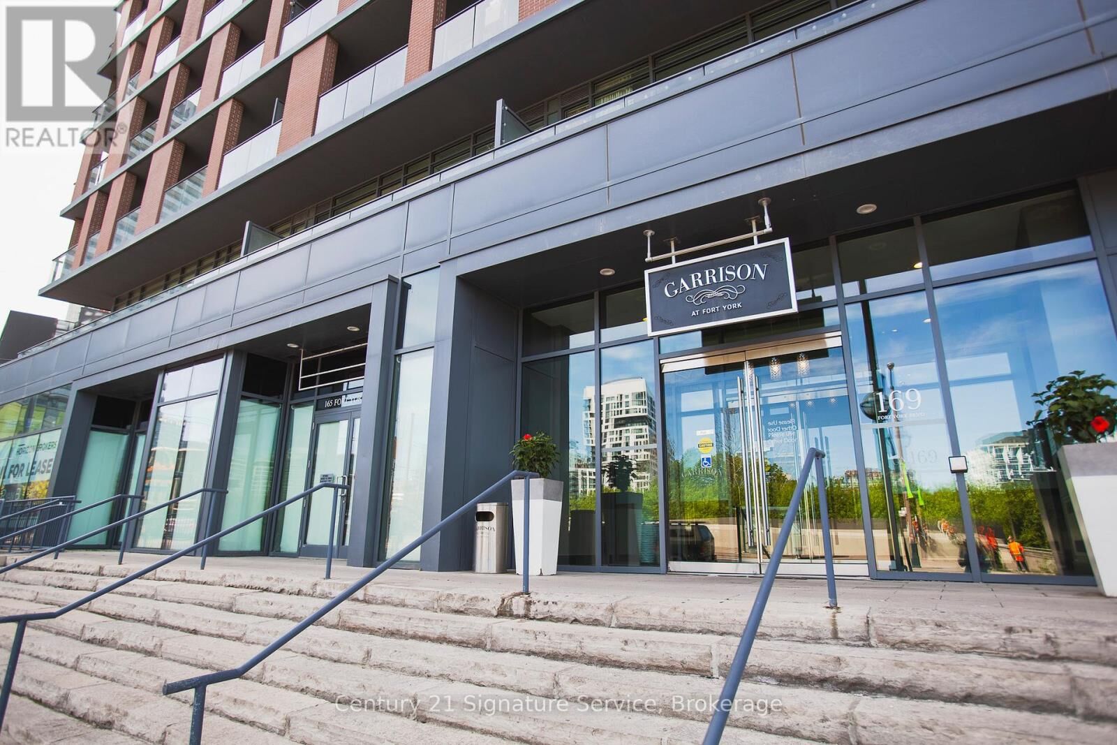 Property Photo: 169 Fort York Boulevard 519 ON M5V 0C8