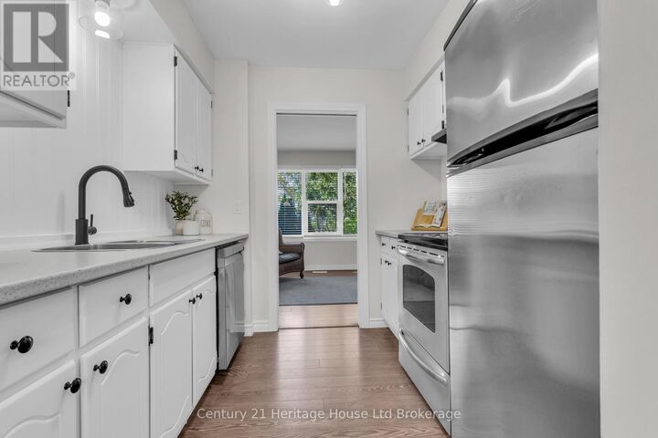 Property Photo:  144 Concession Street East 1  ON N4G 1N5 