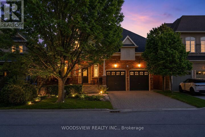 Property Photo:  19 Weslock Crescent  ON L4G 7Y9 