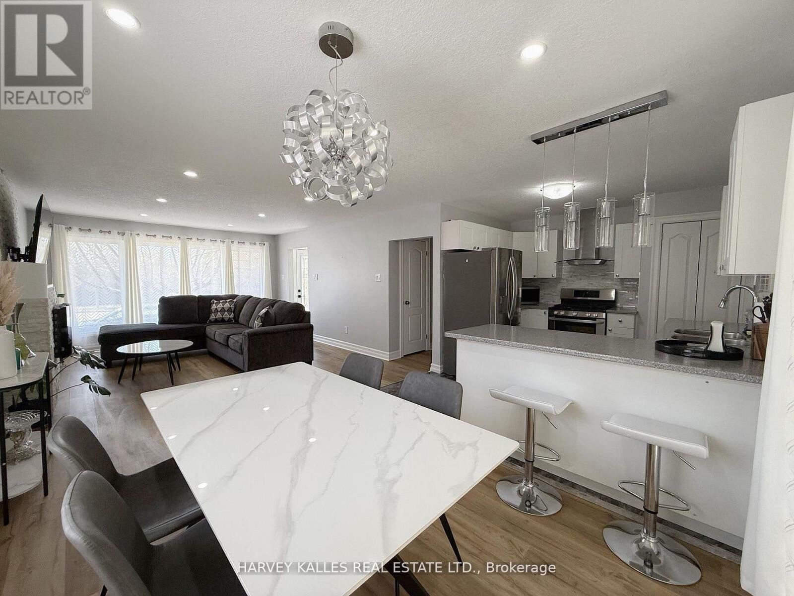Property Photo:  1330 Highbury Avenue North  ON N5Y 4W9 