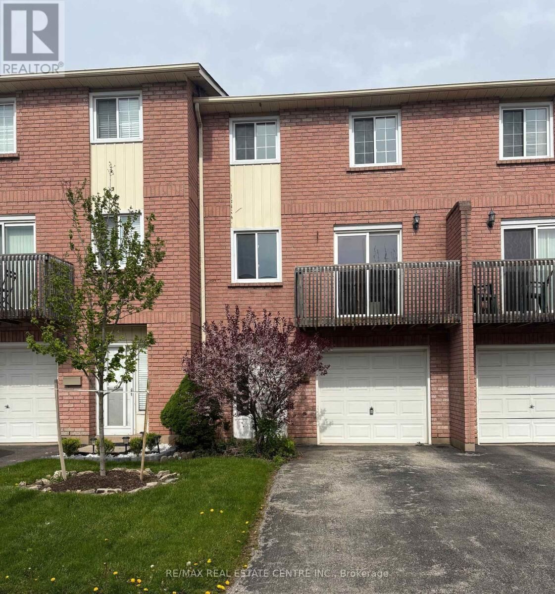 Property Photo:  29 Heritage Drive 9  ON L8G 4T4 
