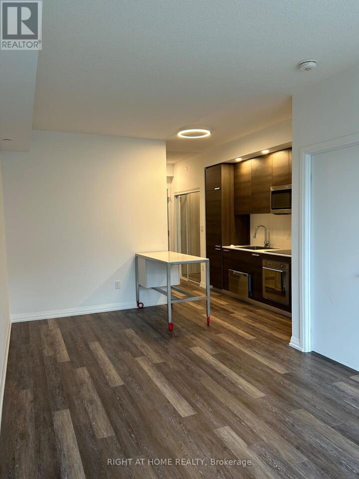 Property Photo:  75 Canterbury Place 308  ON M2N 0L2 