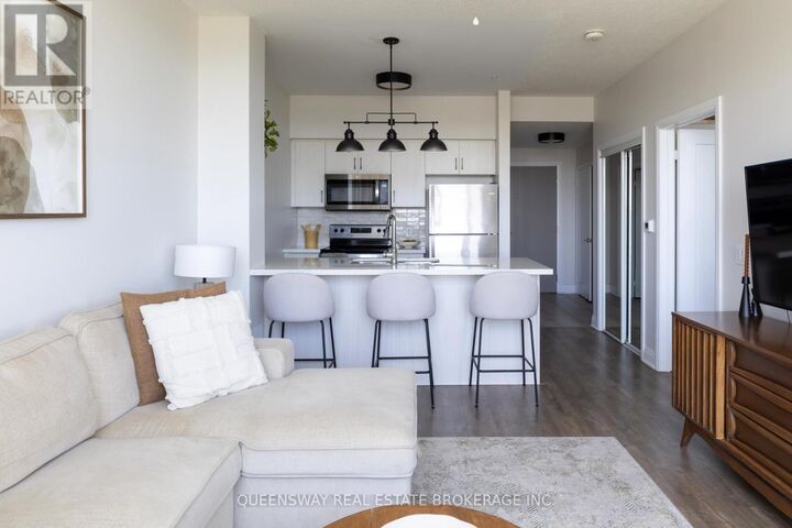 Property Photo:  16 Concord Place 515  ON L3M 0J1 