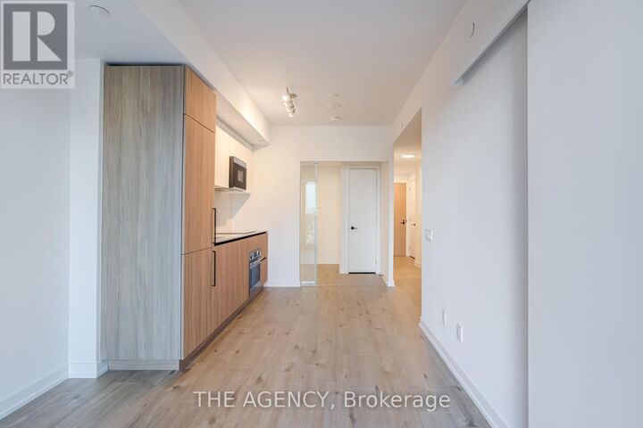Property Photo: 33 Parliament Street 429 ON M5A 2Y2