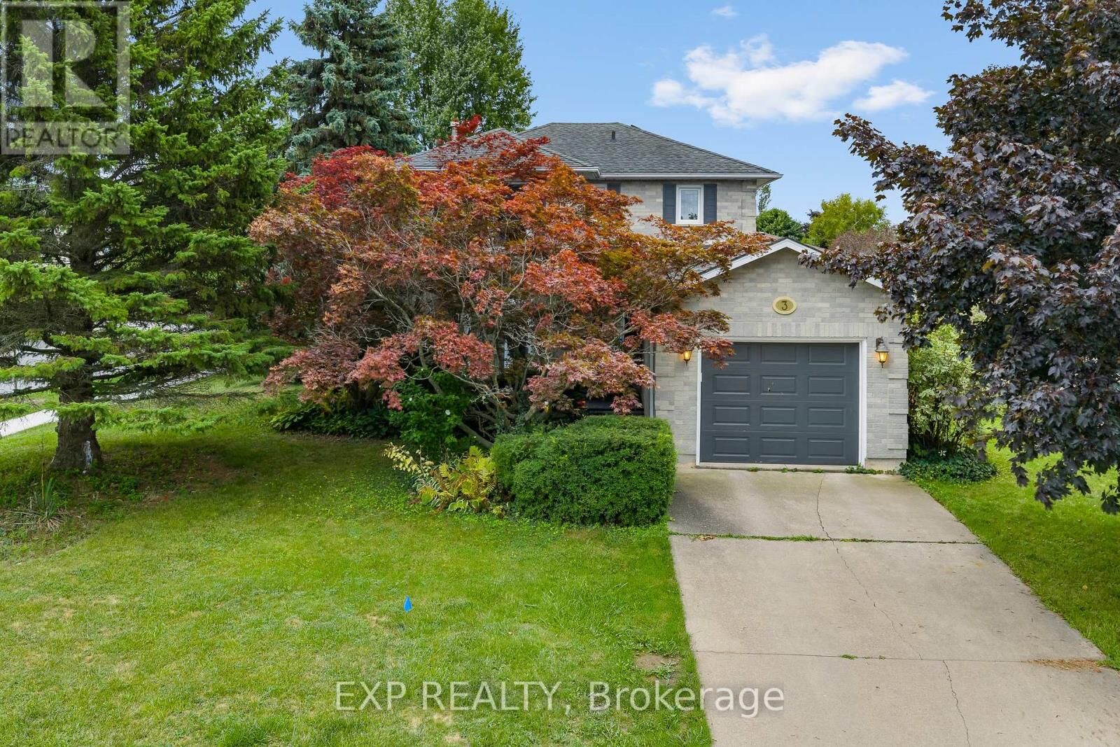 Property Photo: 3 Briarsdale Crescent ON L3C 6R7