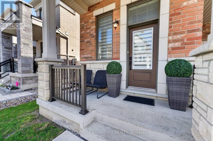 Property Photo:  7 Sedgemoor Street  ON L1P 0M3 
