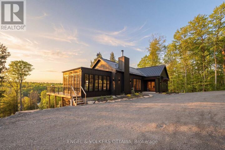 Property Photo: 189 Shady Maple Road ON K0J 1G0