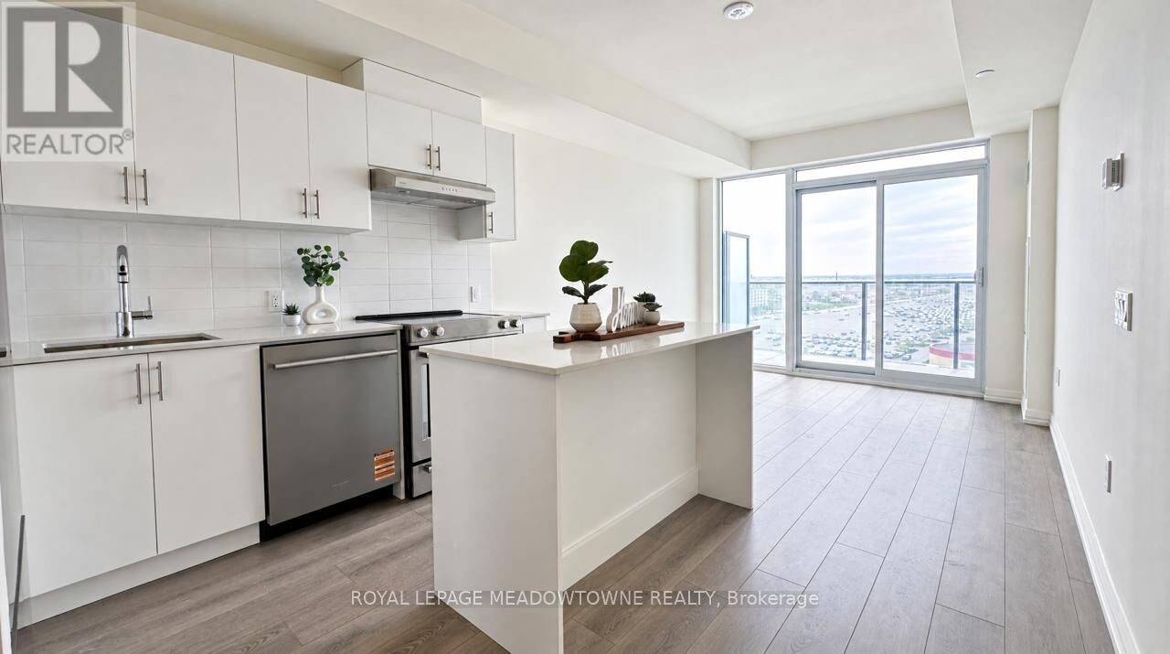 Property Photo:  27 Korda Gate 907  ON L4K 0P6 