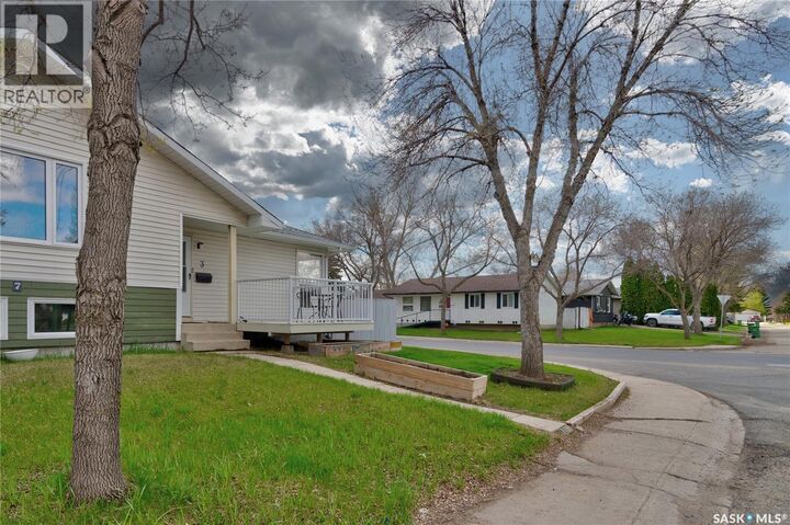 Property Photo:  3 Hunt Crescent  SK S4N 5K7 