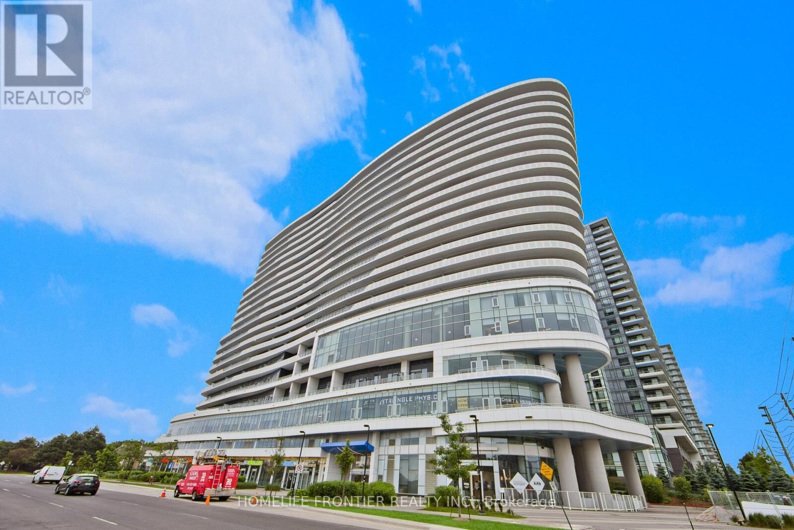Property Photo: 2520 Eglinton Avenue West 1918 ON L5M 0Y4