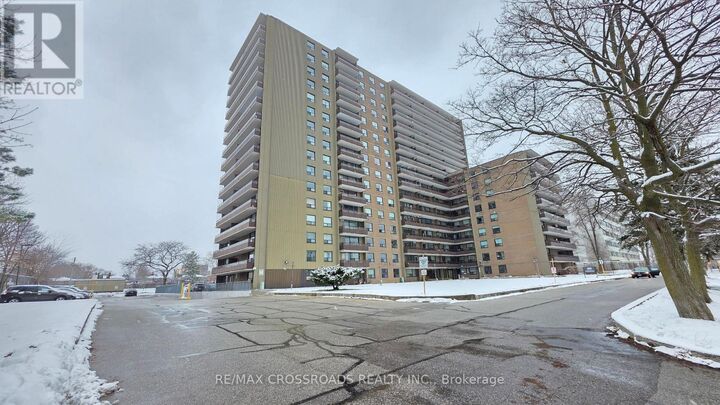 Property Photo:  180 Markham Road 921  ON M1M 2Z9 