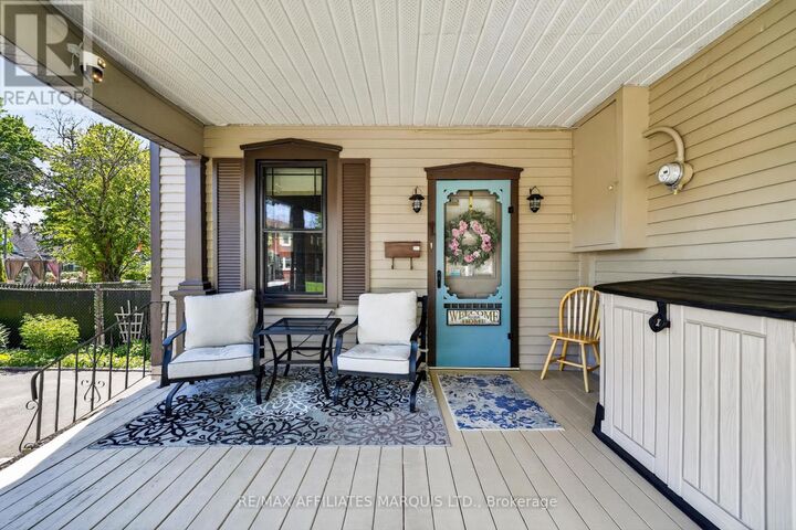 Property Photo:  127 Lawrence Avenue  ON K6H 4H4 