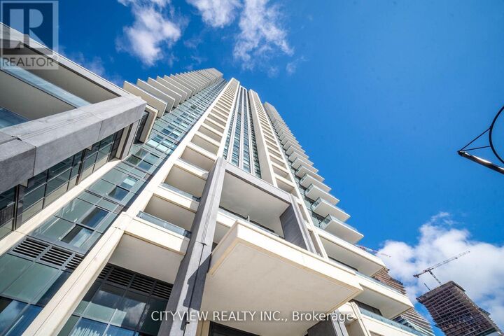 Property Photo:  4055 Parkside Village Drive 1011  ON L5B 0K8 
