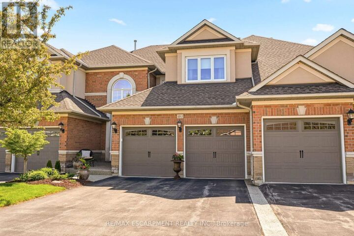 Property Photo:  4163 Stonebridge Crescent  ON L7M 4N2 