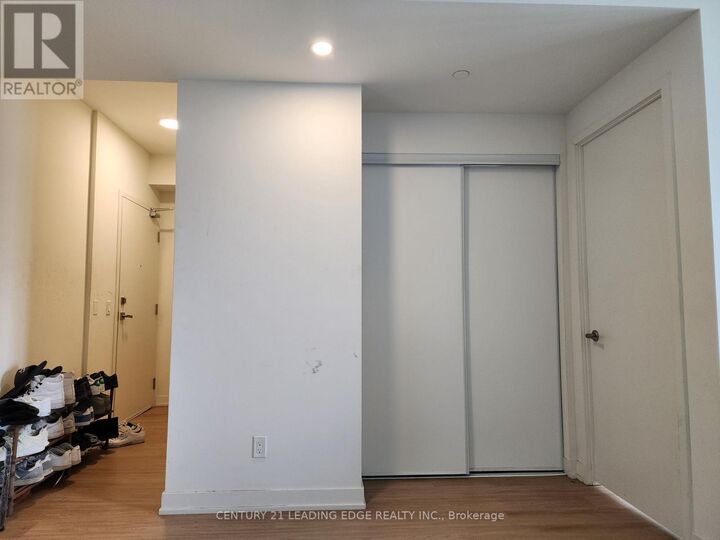 Property Photo: 10 Deerlick Court 1004 ON M3A 0A7