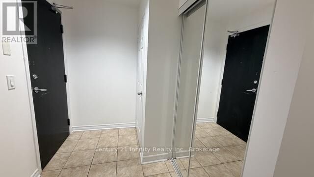 Property Photo: 388 Prince Of Wales Drive 1911 ON L5B 0A1