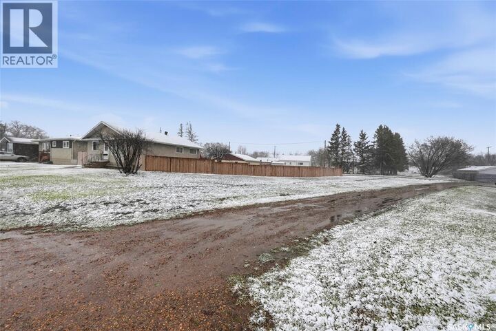 Property Photo:  757 6th Street E  SK S6V 0N9 