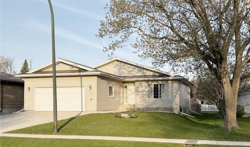 Property Photo: 145 Fifth Street South MB R0E 0C0