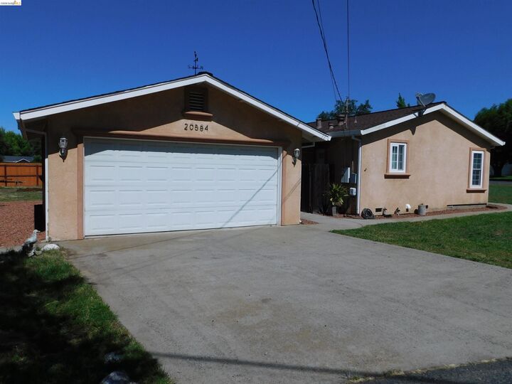 Property Photo:  20584 W Willow Springs Dr.  CA 95372 