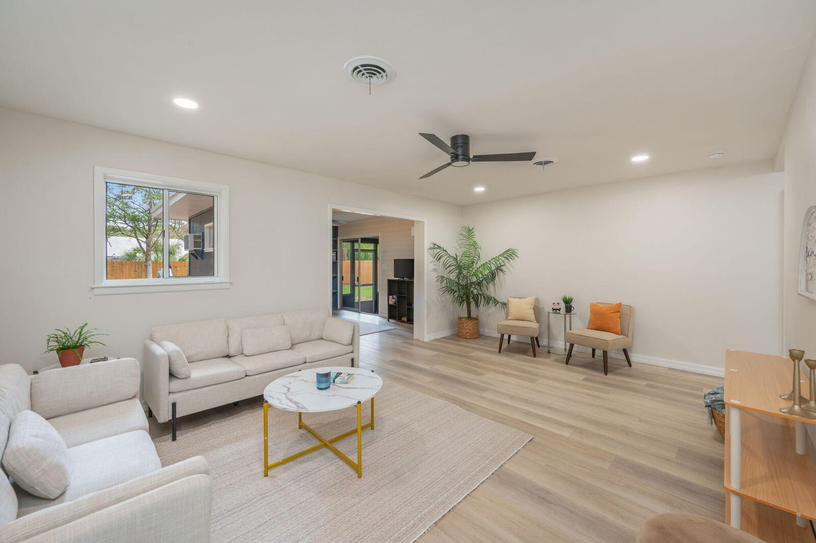 Property Photo: 120 Jamestown Avenue FL 32547