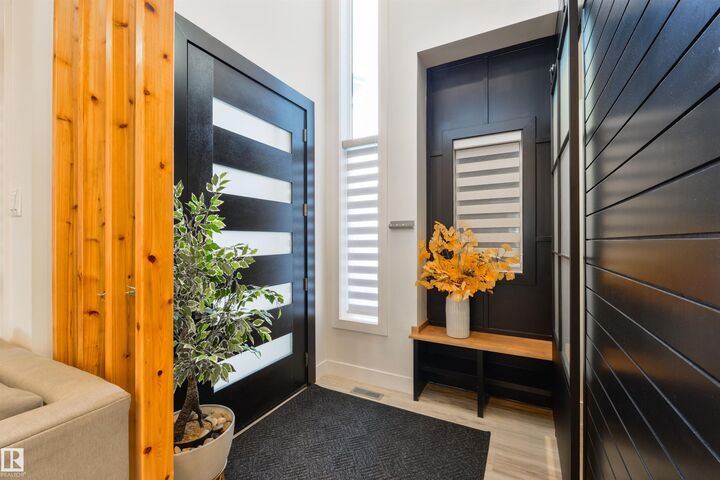 Property Photo:  219 37 Street SW  AB T6X 2W4 