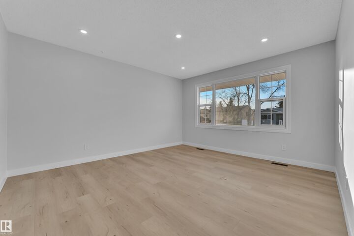 Property Photo:  5118 17A Avenue NW  AB T6L 1A6 
