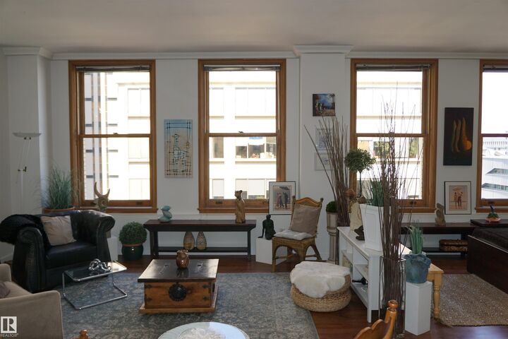 Property Photo: 10134 100 Street NW 808 AB T5J 0N8