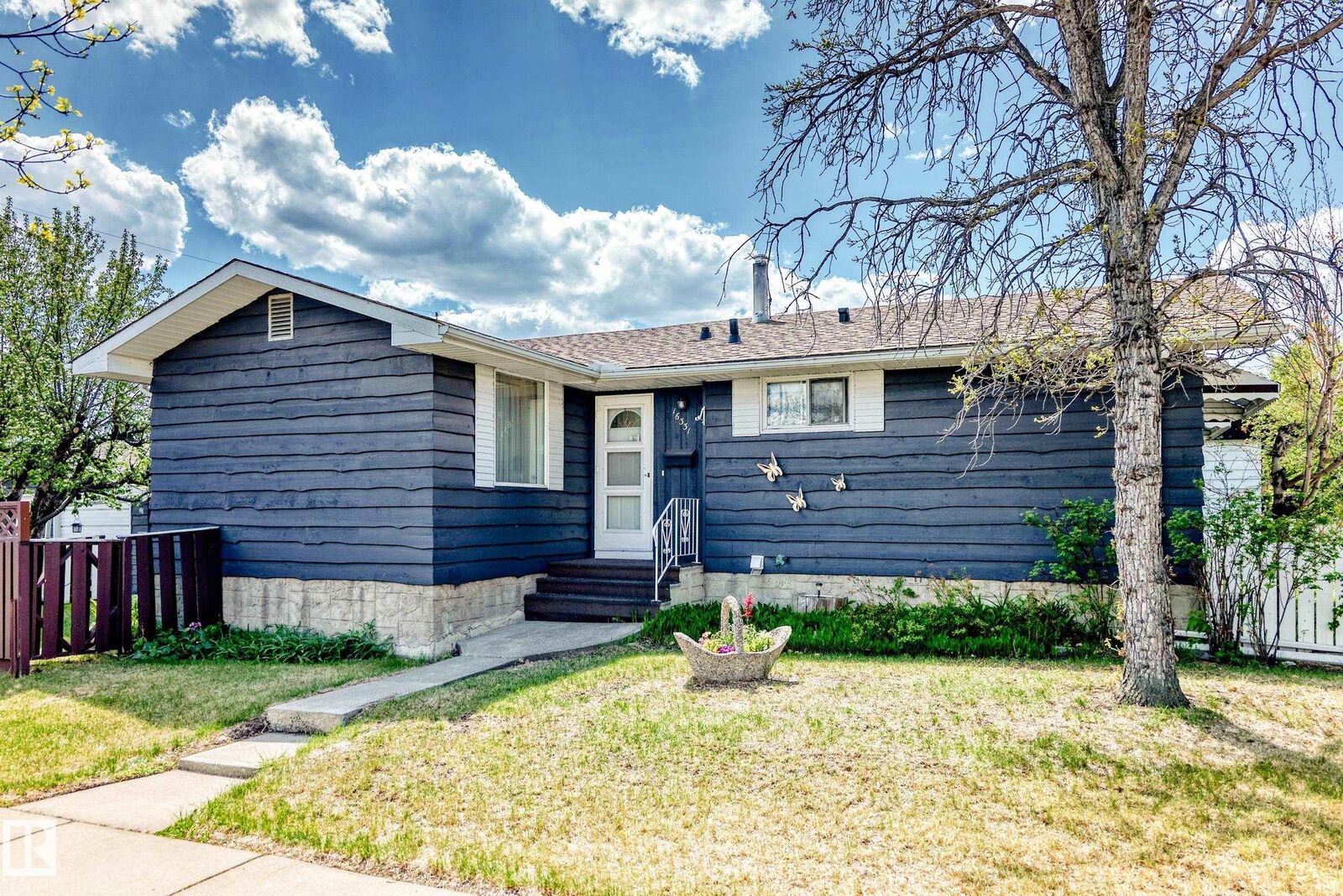 Property Photo: 16331 109 Avenue NW AB T5P 1B9