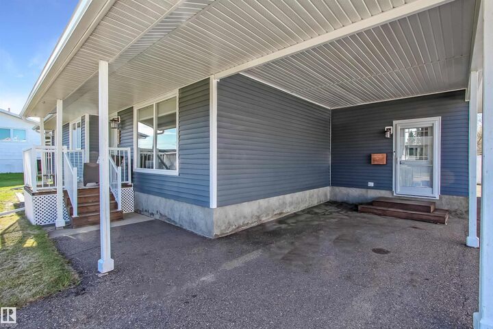 Property Photo:  803 12 Avenue  AB T9M 1H6 