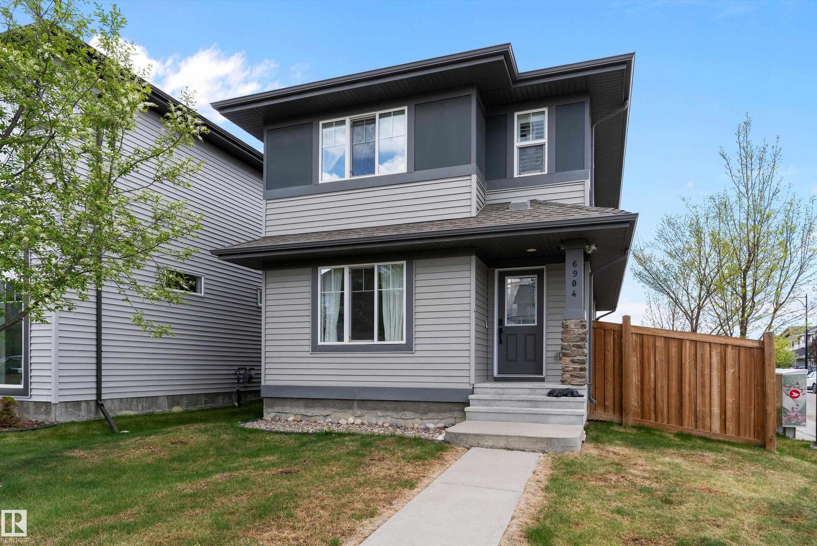 Property Photo:  6904 Cardinal Wynd SW  AB T6W 2Y4 