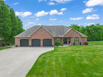 Property Photo:  2230 Oakwood Road  IA 50501 