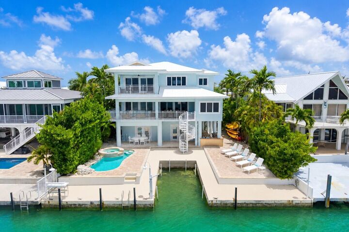 Property Photo: 414 E Caribbean Drive FL 33042