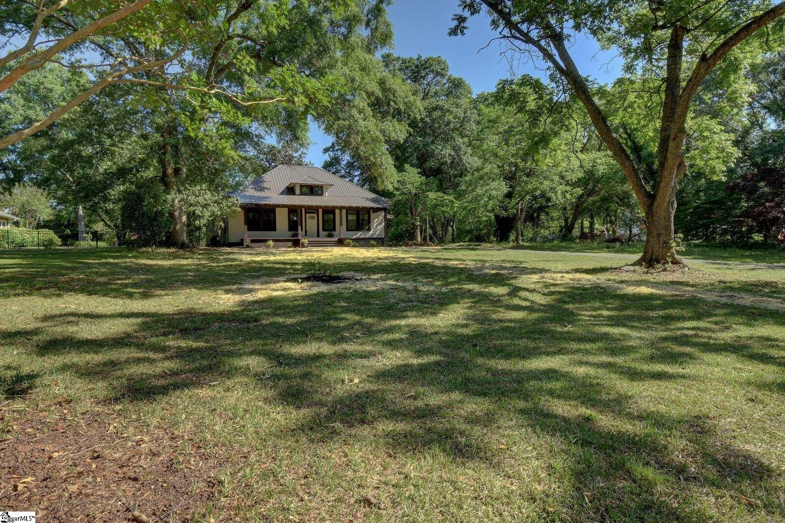 Property Photo: 205 Mountain View Street SC 29693