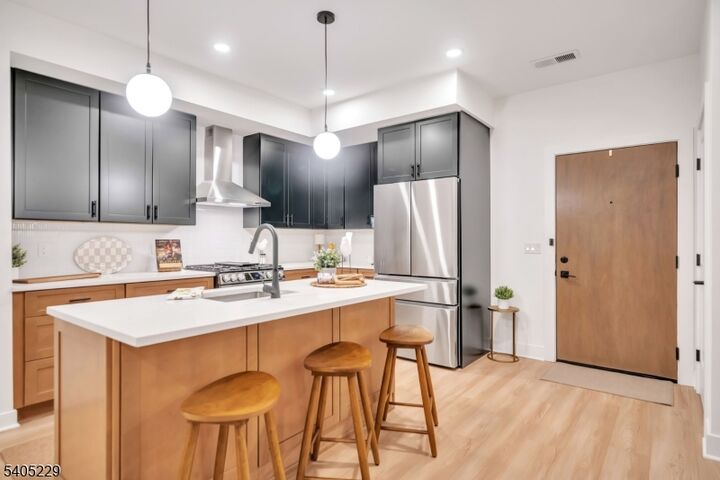 Property Photo:  20 Encampment Ct U 306  NJ 07045 