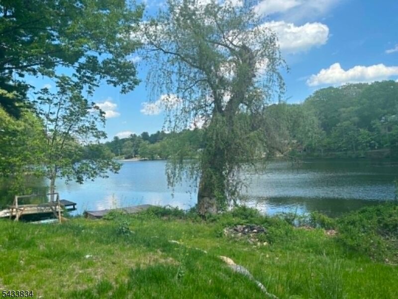 Property Photo:  77 Goldfinch Ln  NJ 07421 