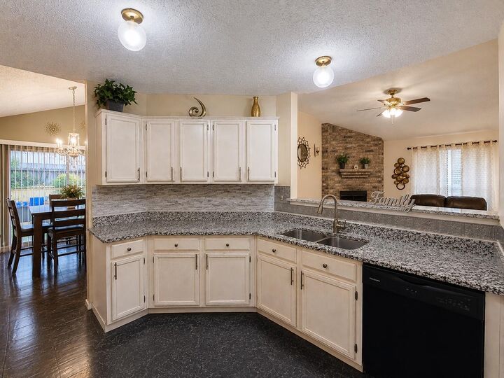 Property Photo: 5239 Beaverbrook Drive TX 77084