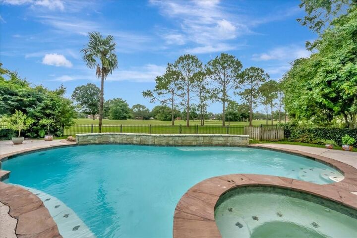 Property Photo:  2116 Firestone Court  TX 77573 
