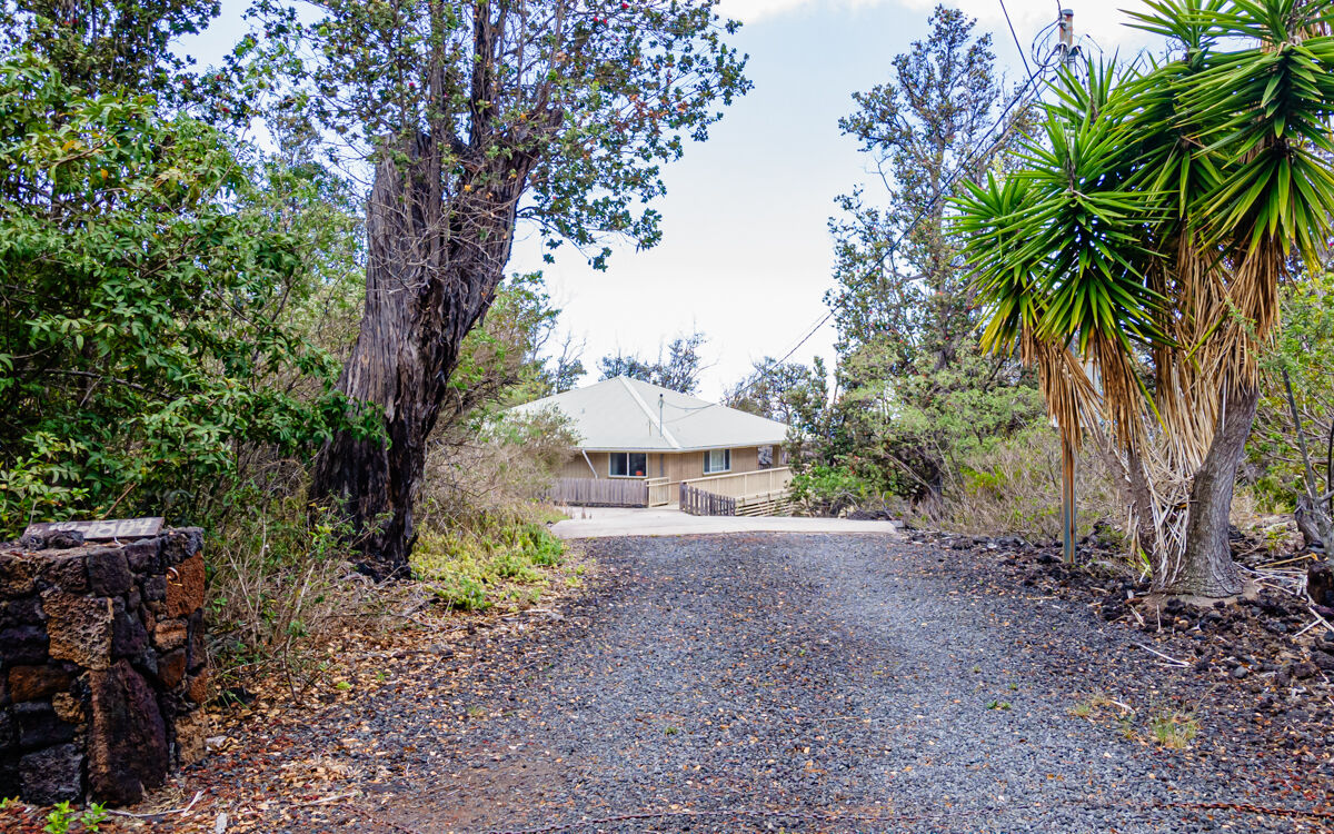 Property Photo: 92-1804 Keaka Pkwy HI 96737