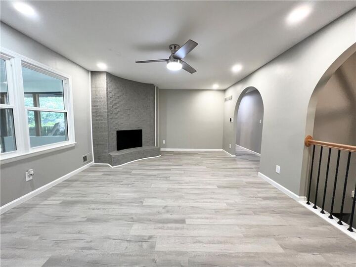 Property Photo: 718 NE Mulberry Street MO 64086
