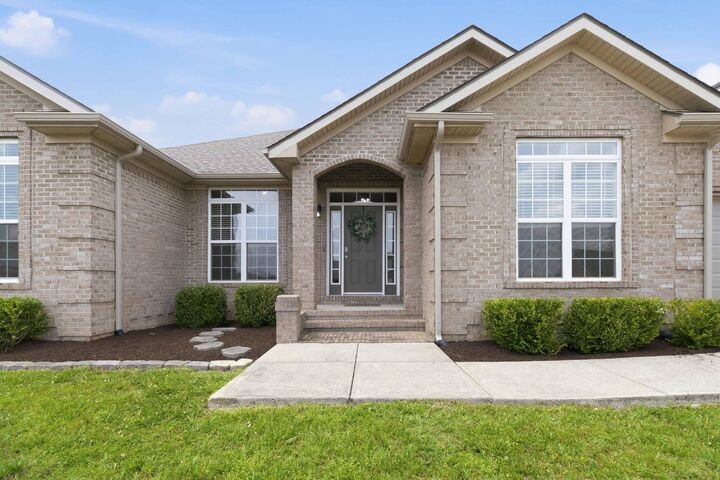 Property Photo:  61 Knoll Court  KY 42544 