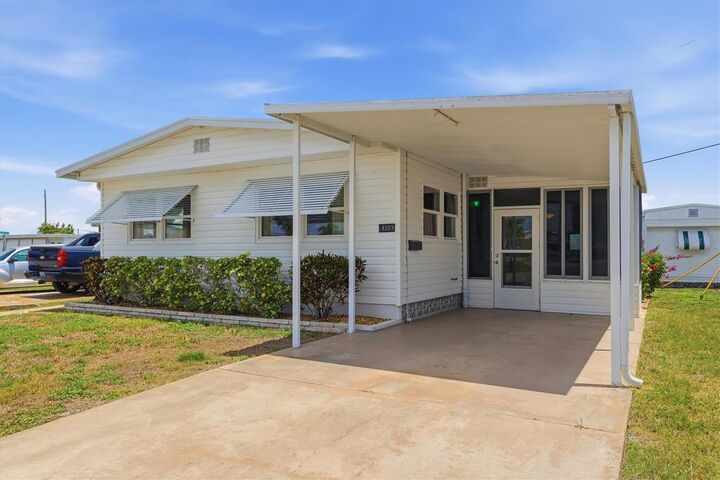 Property Photo:  4203 11th Street Court E  FL 34222 