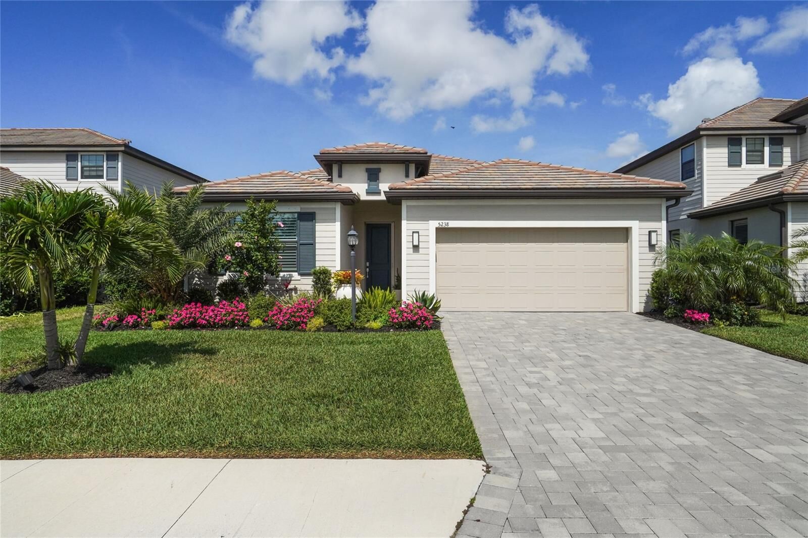 Property Photo:  5238 Coral Reef Way  FL 34211 
