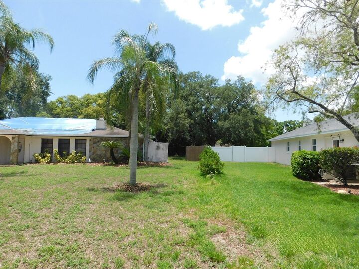 Property Photo:  70 Citrus Court  FL 34683 