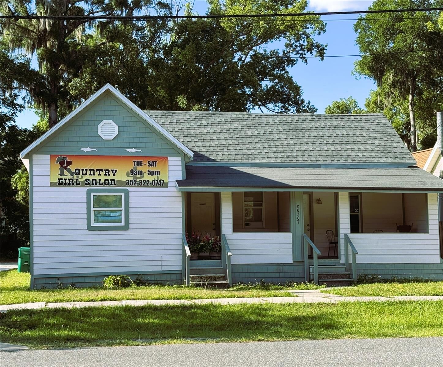 Property Photo: 20707 Walnut Street FL 34431