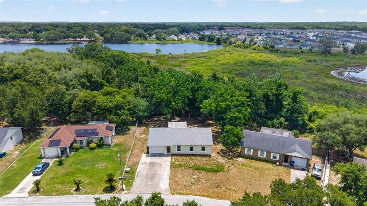Property Photo:  36 Bay Ridge Loop  FL 34753 